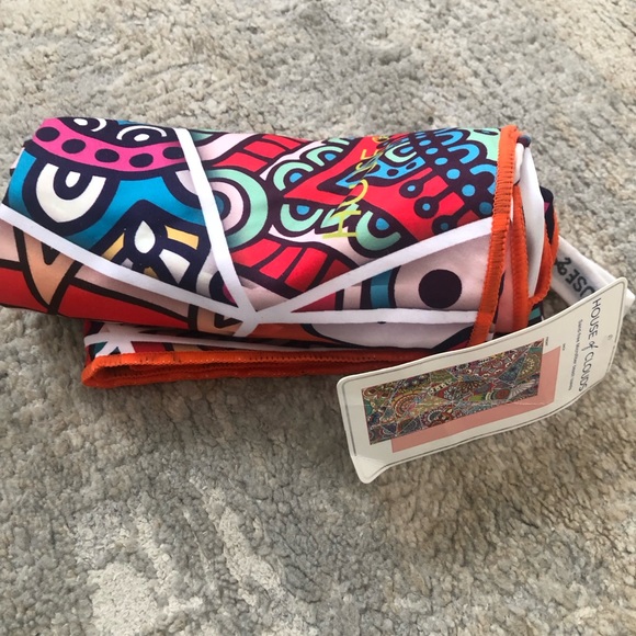 House of Clouds NWT Microfiber Beach Towel Quick Dry Sand Free Colorful Print - Picture 4 of 11